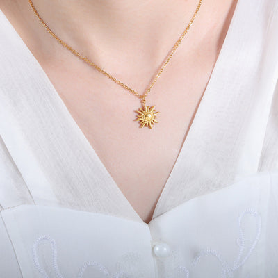 Eliora Guld Solhalsband – Solskensdesign